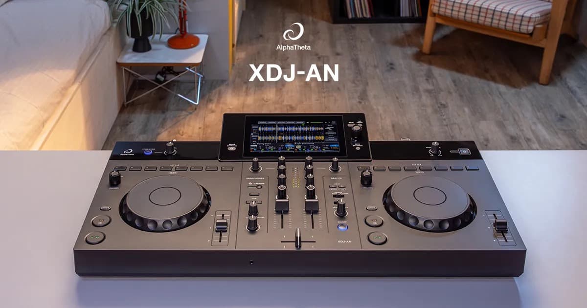 AlphaTheta XDJ-AN two-channel all-in-one DJ system with 7-inch touchscreen and twin 132mm jog wheels