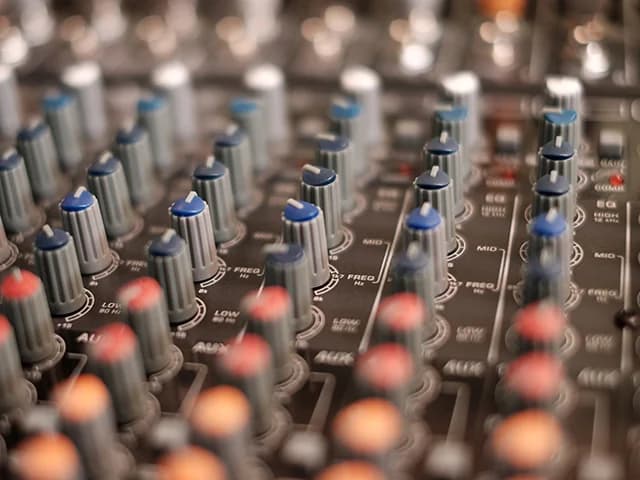 Basic Guide to Understanding Audio Equalizers + EQ Tips | Dubspot