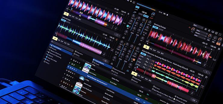 img-ce-gallery-traktor-pro-4-product-page-11-poi-element-mobile-club-ready-sound-af9980f755361bb660a93e29b246ace6-m@2x